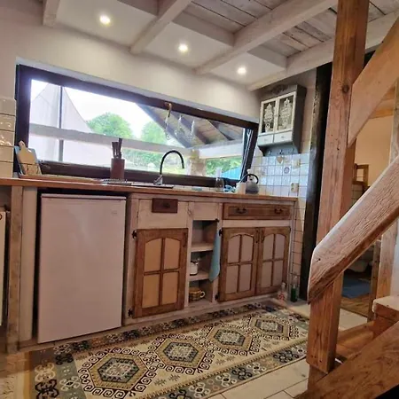 W Lipowej Dolinie アパート *