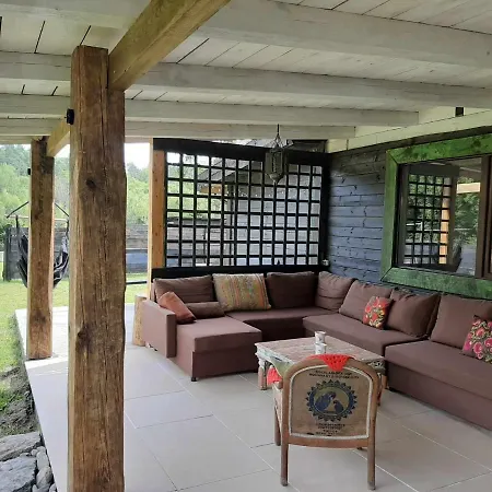 W Lipowej Dolinie アパート Huta Gorna